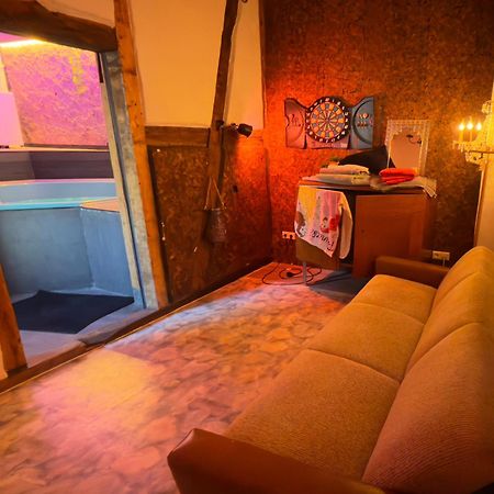 Bookeinfach Bad Ems - Private - Sauna Jacuzzi Whirlpool Swimmingpool Alahna Sup Beachvolleyball Billiards Ping Pong Cinema Theater Music Disco Ball Bbq Und Parkplaetze מראה חיצוני תמונה
