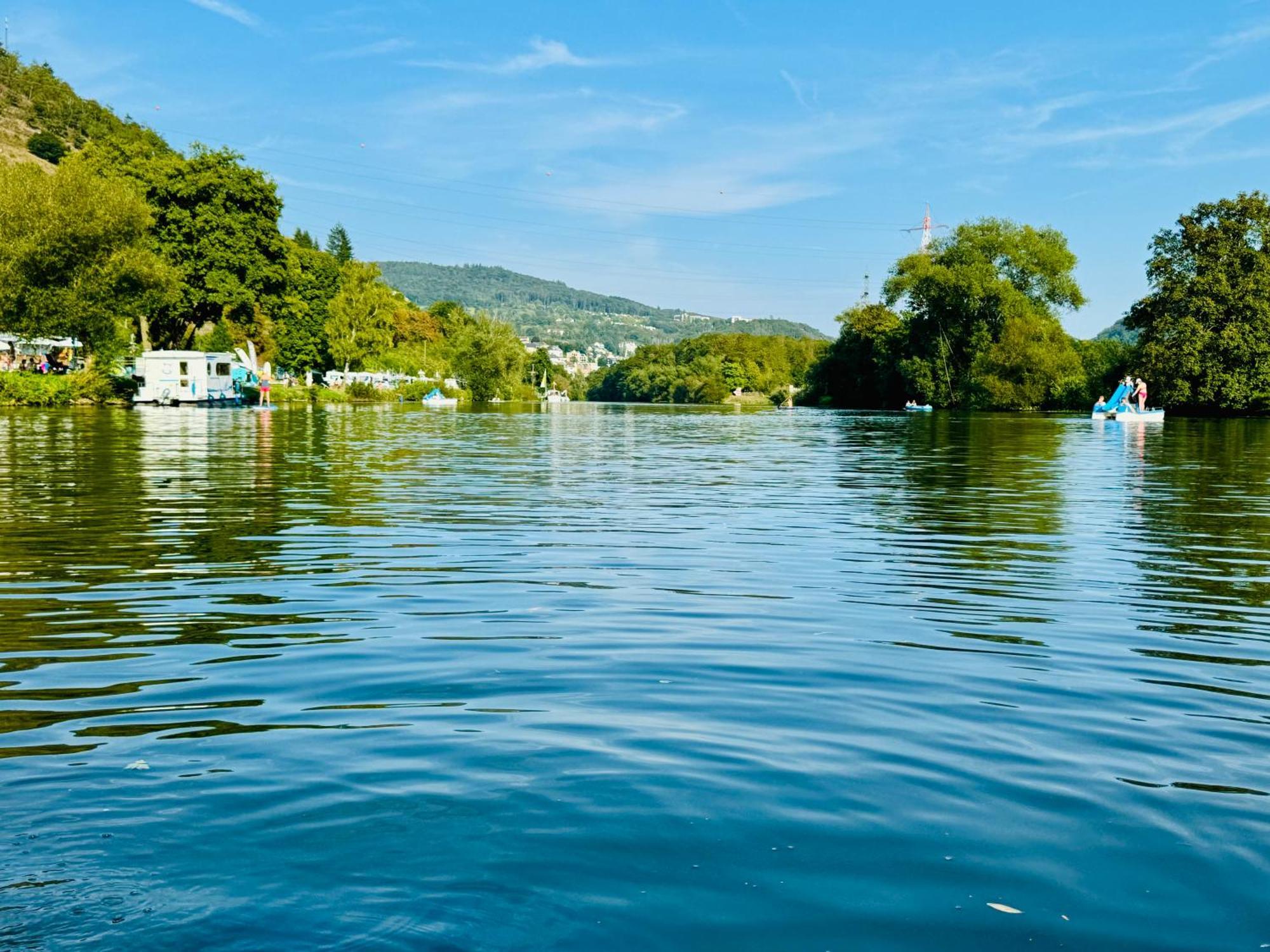 Bookeinfach Bad Ems - Private - Sauna Jacuzzi Whirlpool Swimmingpool Alahna Sup Beachvolleyball Billiards Ping Pong Cinema Theater Music Disco Ball Bbq Und Parkplaetze מראה חיצוני תמונה