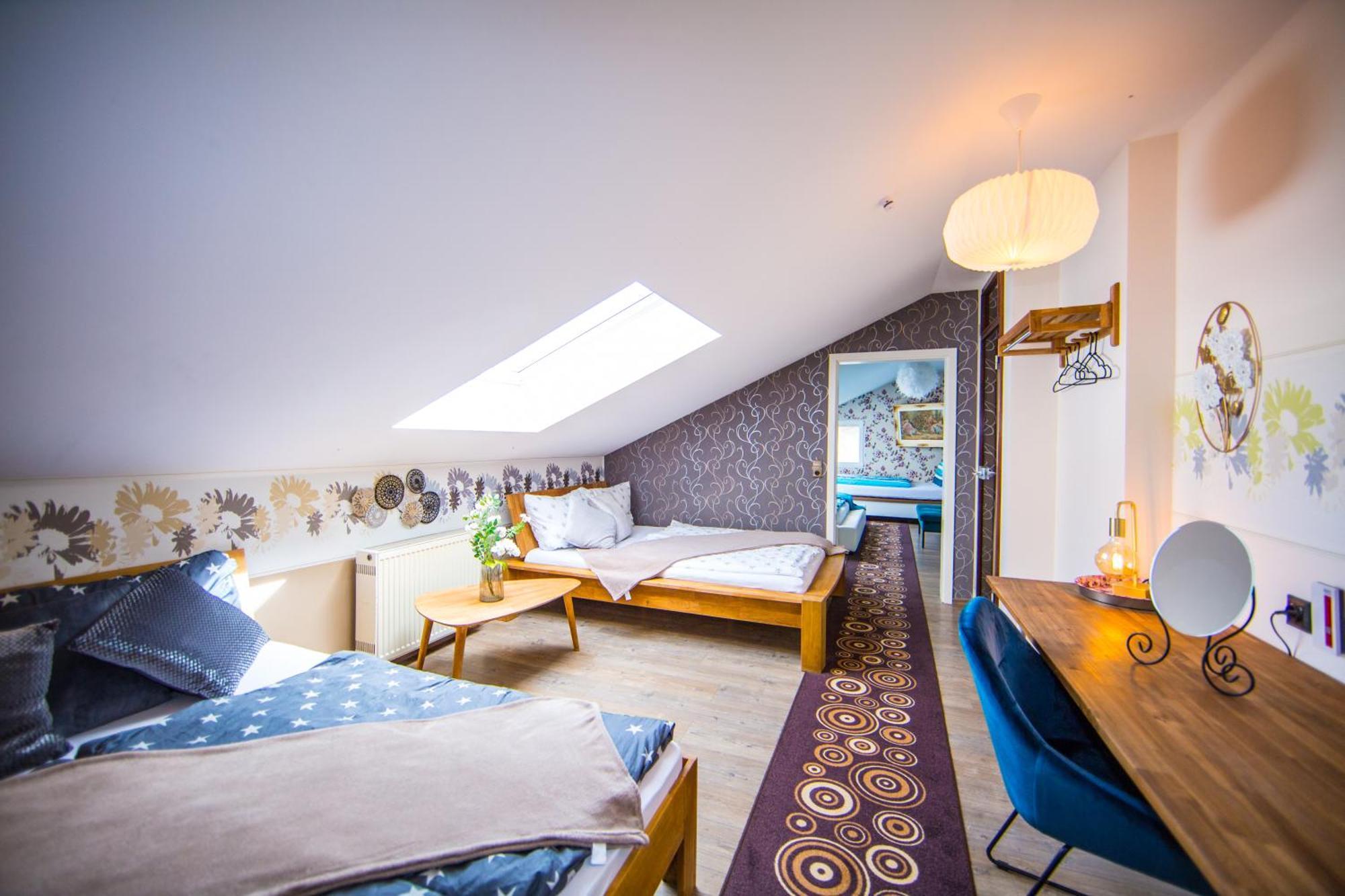 Bookeinfach Bad Ems - Private - Sauna Jacuzzi Whirlpool Swimmingpool Alahna Sup Beachvolleyball Billiards Ping Pong Cinema Theater Music Disco Ball Bbq Und Parkplaetze מראה חיצוני תמונה