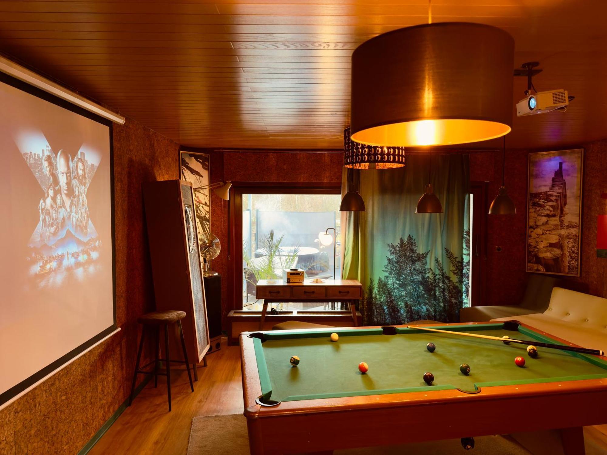 Bookeinfach Bad Ems - Private - Sauna Jacuzzi Whirlpool Swimmingpool Alahna Sup Beachvolleyball Billiards Ping Pong Cinema Theater Music Disco Ball Bbq Und Parkplaetze מראה חיצוני תמונה