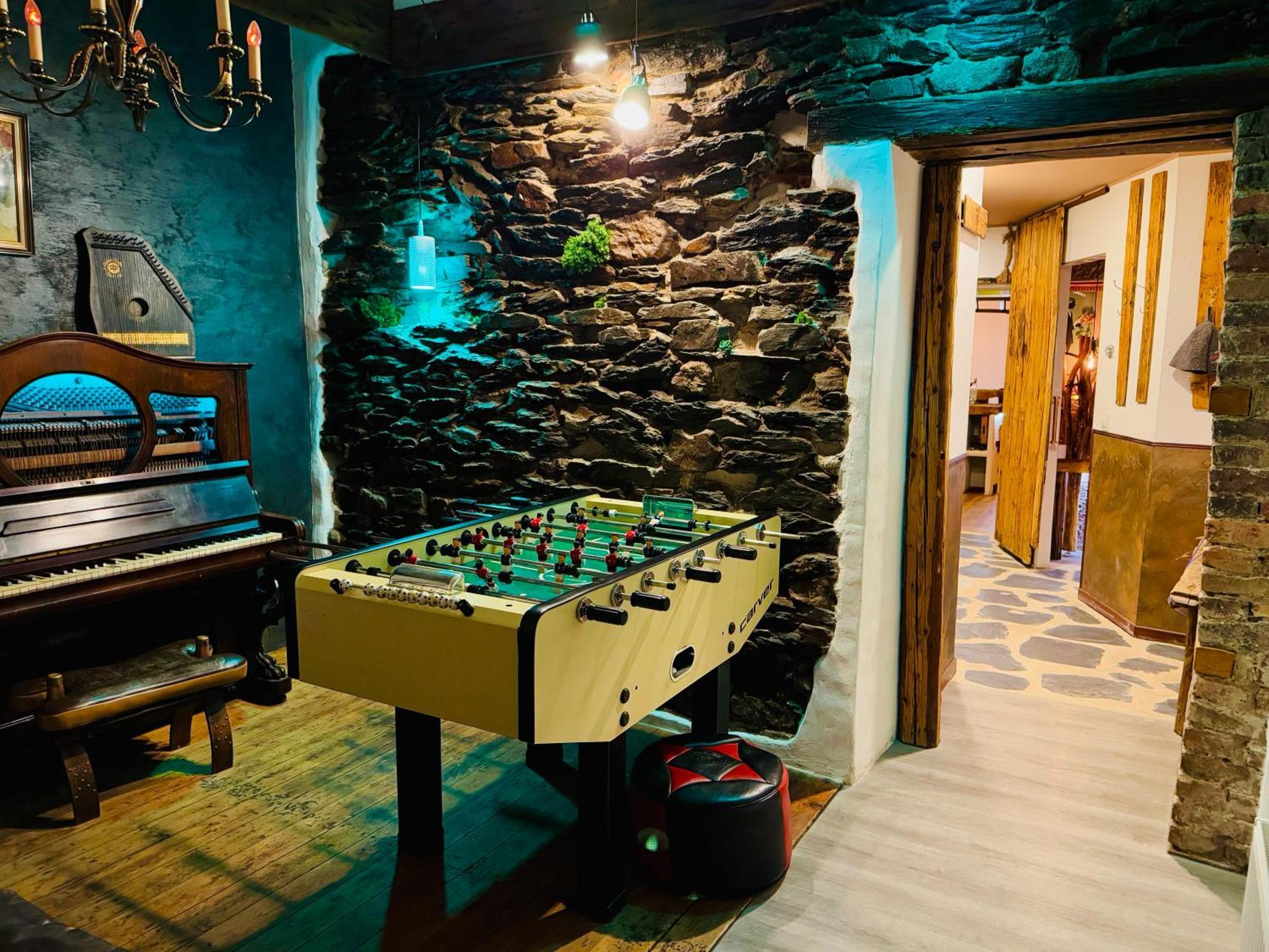 Bookeinfach Bad Ems - Private - Sauna Jacuzzi Whirlpool Swimmingpool Alahna Sup Beachvolleyball Billiards Ping Pong Cinema Theater Music Disco Ball Bbq Und Parkplaetze מראה חיצוני תמונה
