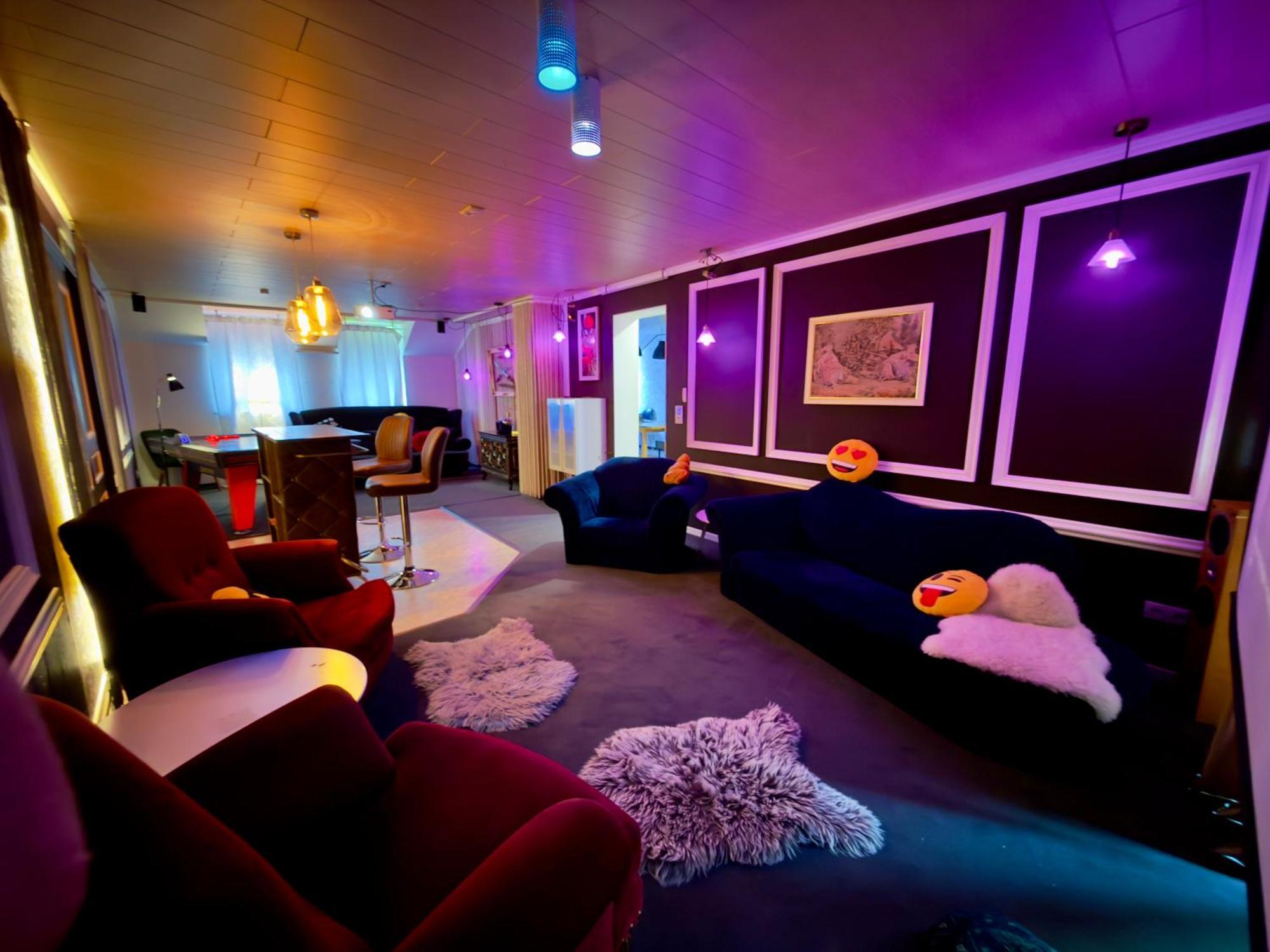 Bookeinfach Bad Ems - Private - Sauna Jacuzzi Whirlpool Swimmingpool Alahna Sup Beachvolleyball Billiards Ping Pong Cinema Theater Music Disco Ball Bbq Und Parkplaetze מראה חיצוני תמונה
