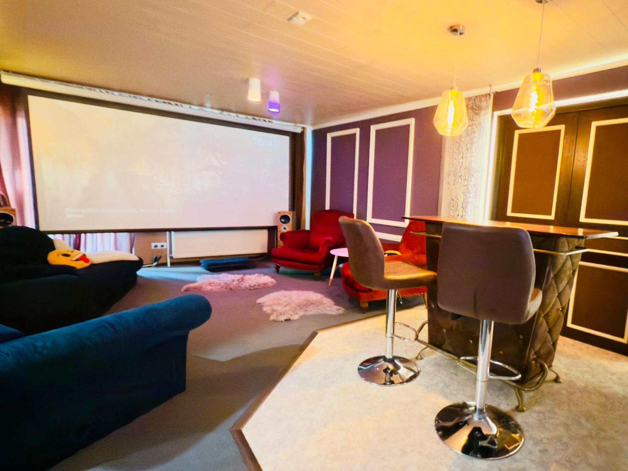 Bookeinfach Bad Ems - Private - Sauna Jacuzzi Whirlpool Swimmingpool Alahna Sup Beachvolleyball Billiards Ping Pong Cinema Theater Music Disco Ball Bbq Und Parkplaetze חדר תמונה