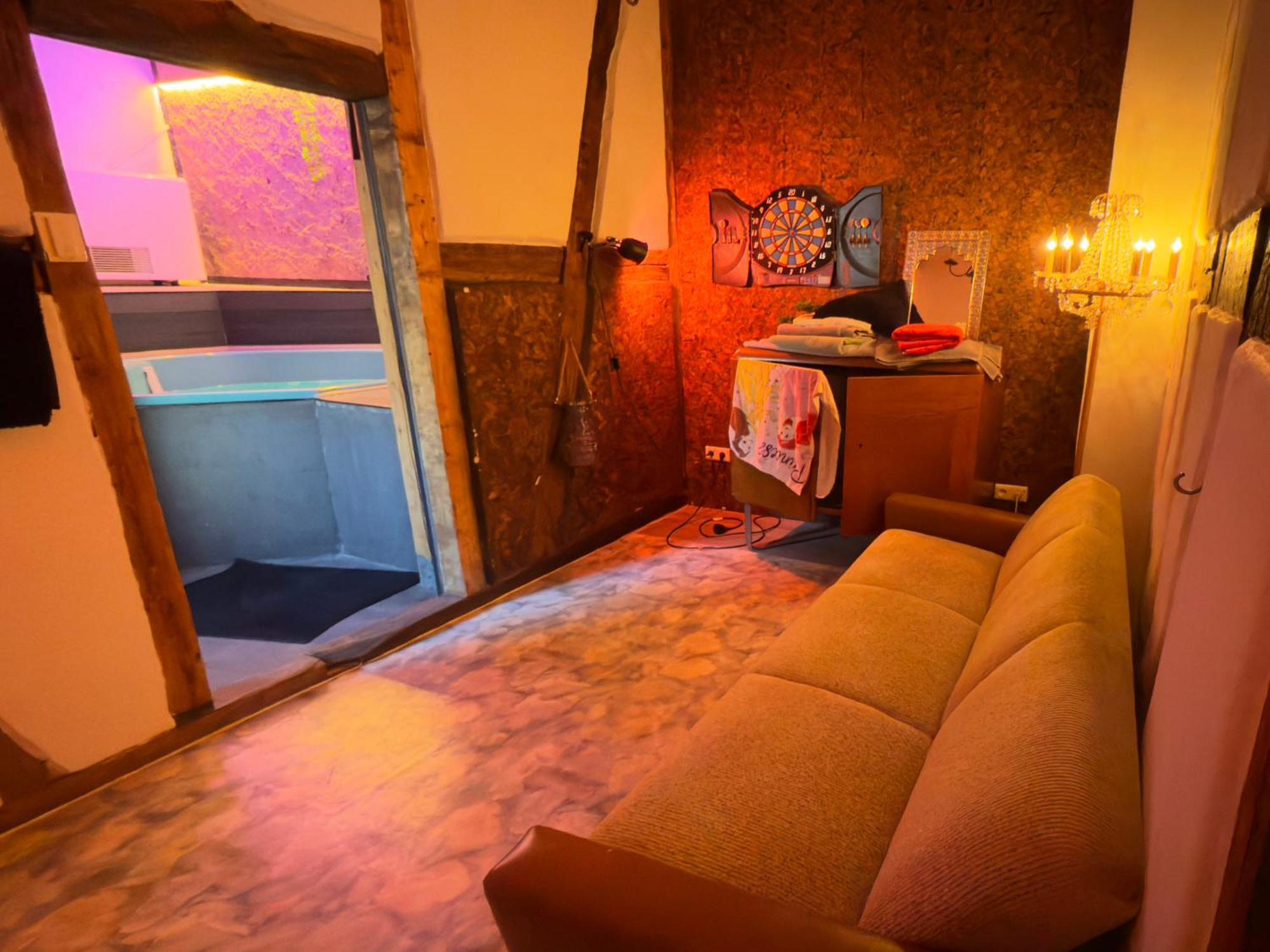 Bookeinfach Bad Ems - Private - Sauna Jacuzzi Whirlpool Swimmingpool Alahna Sup Beachvolleyball Billiards Ping Pong Cinema Theater Music Disco Ball Bbq Und Parkplaetze מראה חיצוני תמונה